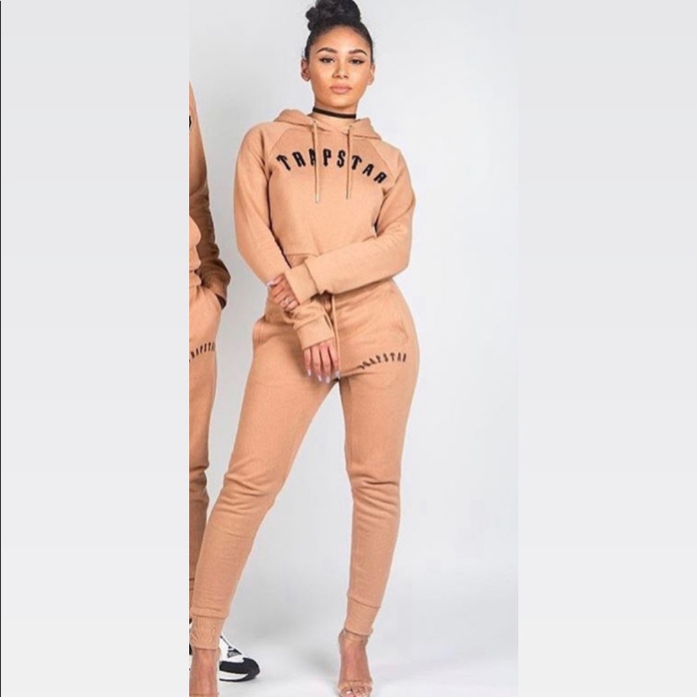 Women’s irongate bottoms & cropped chenille hoodie